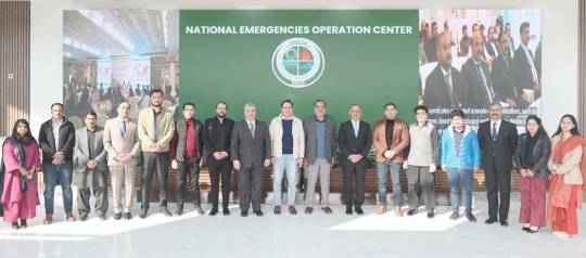 11-01-2024, Islamabad: Group Photo of Chairman NDMA Lt Gen Inam Haider Malik with Journalists on their visit to National Emergencies Operation Center (NEOC) at NDMA HQs
